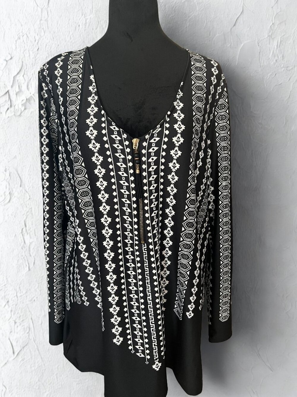 Black and White Top